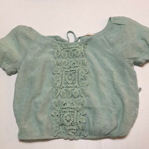 E & M crop top